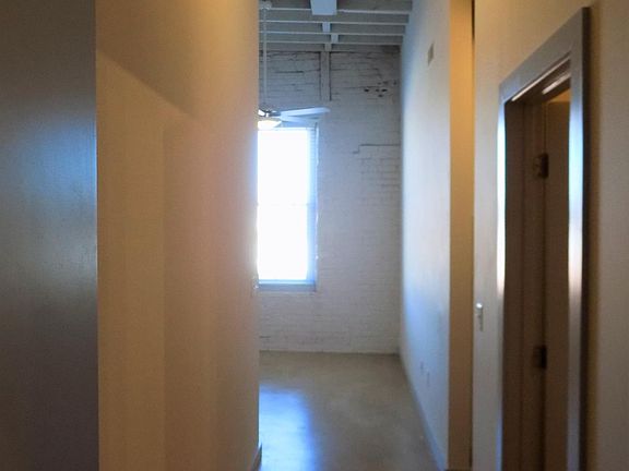 5th image of 1613 Tower Grove Ave Unit 2A