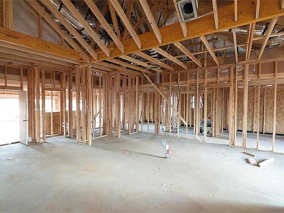 5th image of 3313 Broadmoore Dr