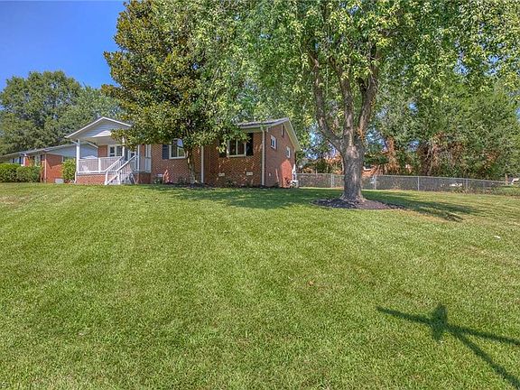 3rd image of 2300 Westhaven Dr