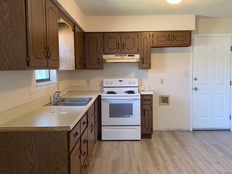 1437 N Wabash Ave — Photo 5