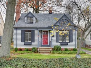 314 Canterbury Rd, Bay Village, OH 44140