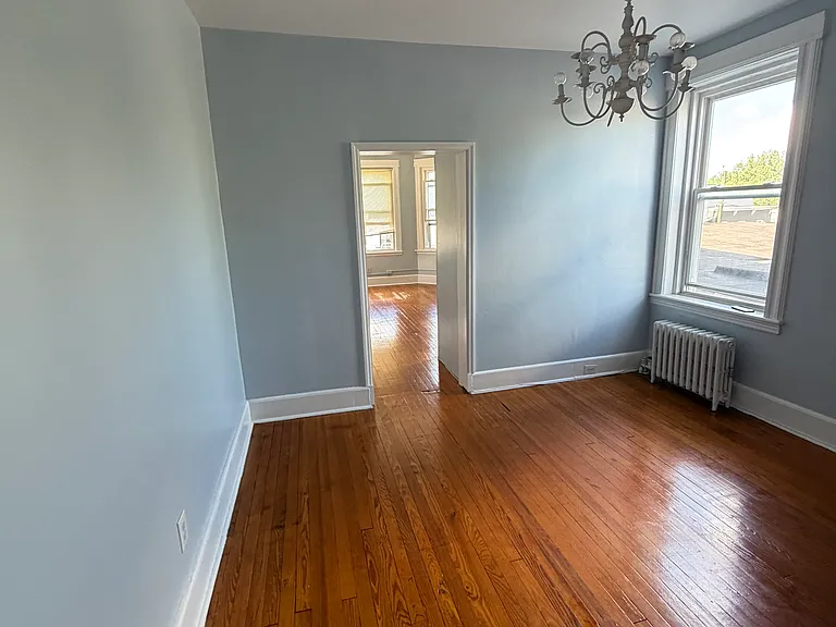 98 Reservoir Ave — Photo 5