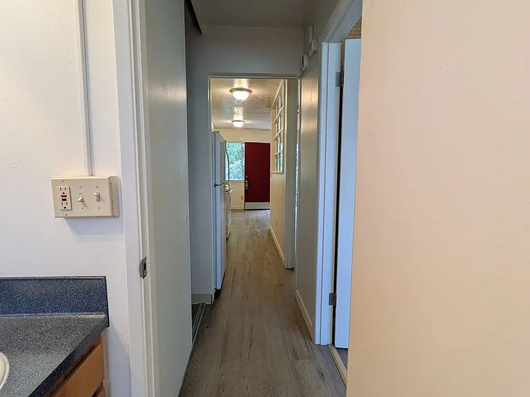 West Slope Apartments — Photo 17