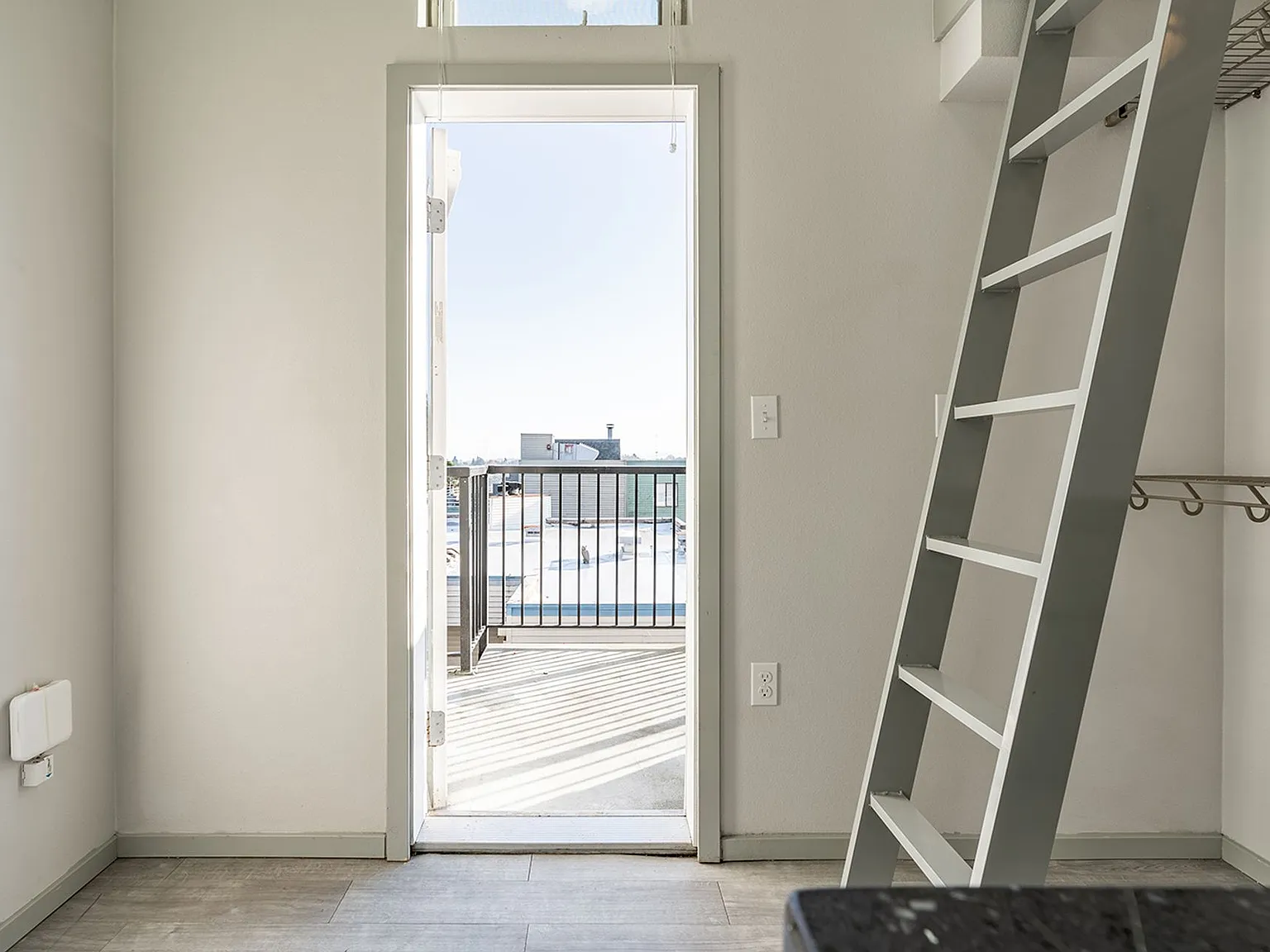 Alcove West Seattle — Photo 1