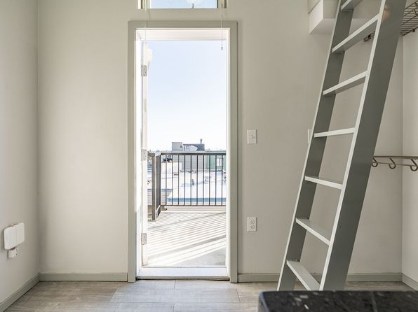 3266 SW Avalon Way #F502