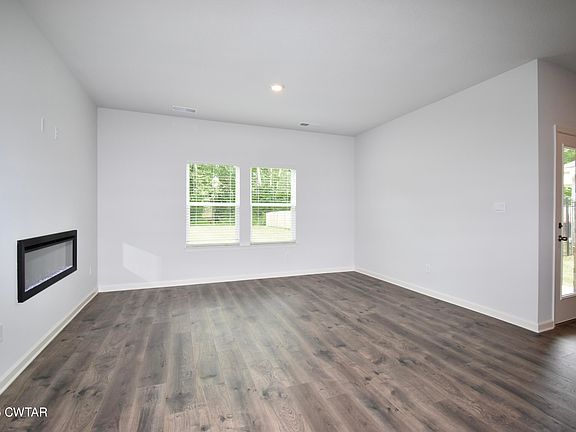4th image of 68 Kingston Creek Dr
