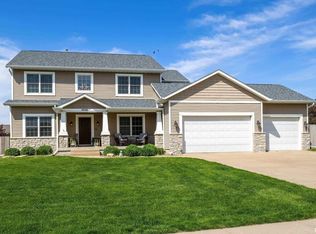 5630 Judge Rd, Bettendorf, IA 52722