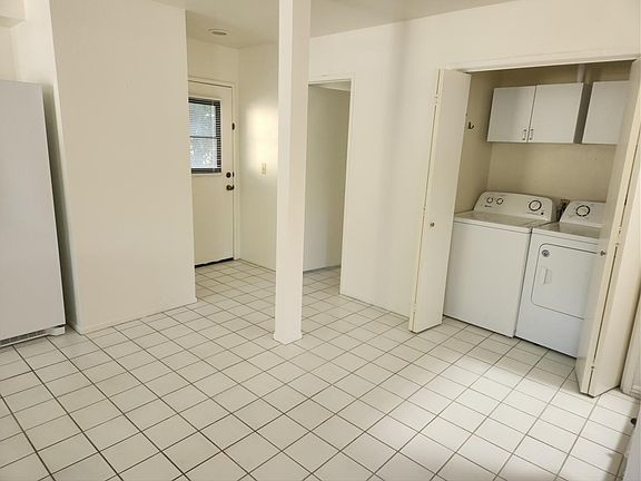 4th image of 250 S Helix Ave #1