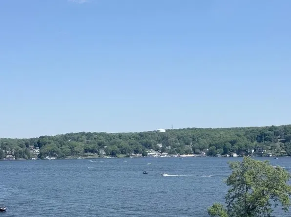 318 Lakeside Blvd, Hopatcong Boro, NJ 07843