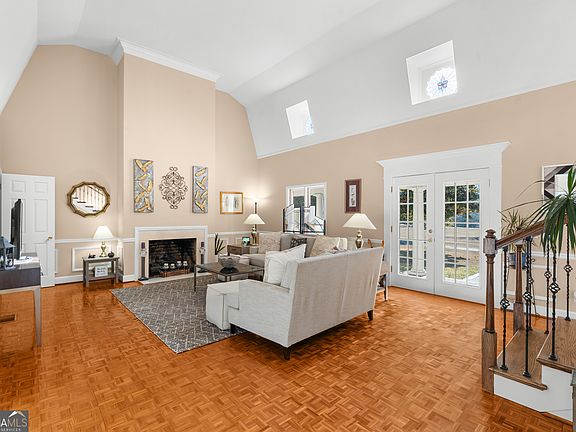 5th image of 513 Highpoint Cir