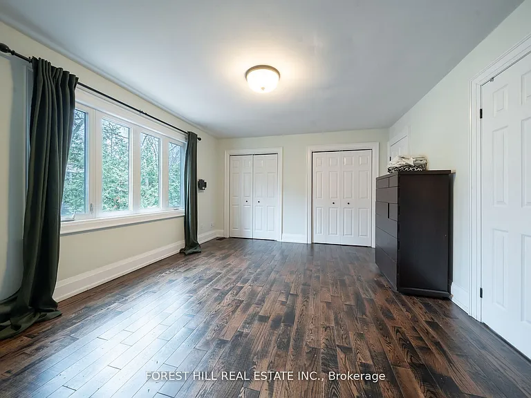 6 Aberdeen Ave — Photo 17