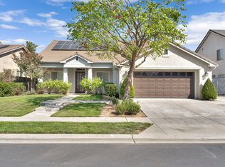 1925 N Whiteash Ave, Clovis, CA 93619