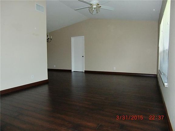 3rd image of 11240 NW 40th St