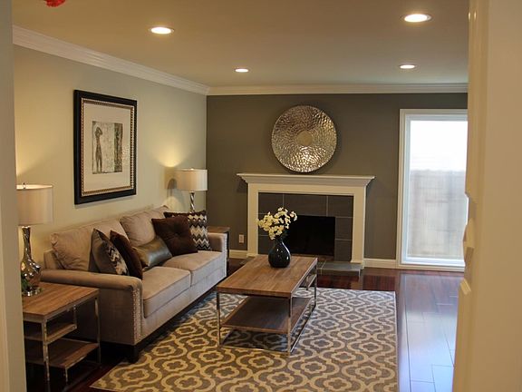 3rd image of 685 Glenburry Way