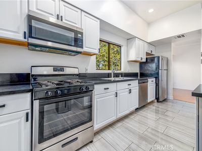 14247 Riverside Dr APT 203, Sherman Oaks, CA, 91423