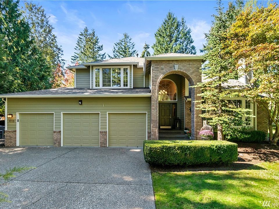 1st image of 618 37th Ave NW