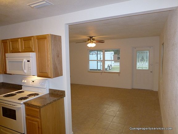 Kitchen/ Living Room