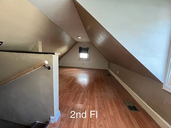 3rd image of 2119 W Belmont Ave