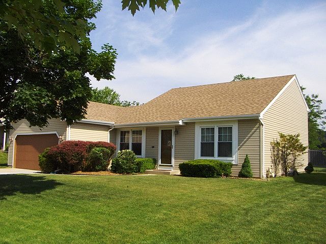 1st image of 100 Carol Ann Dr