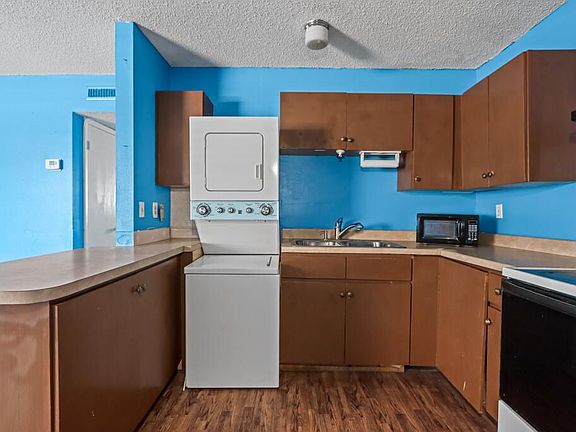 4th image of 6400 Edgemere Blvd APT 31