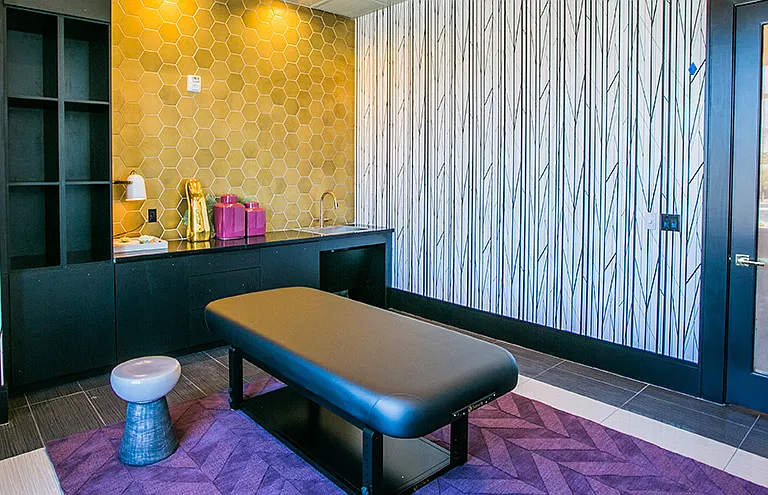 Aster Blue Diamond Apartments — Photo 27