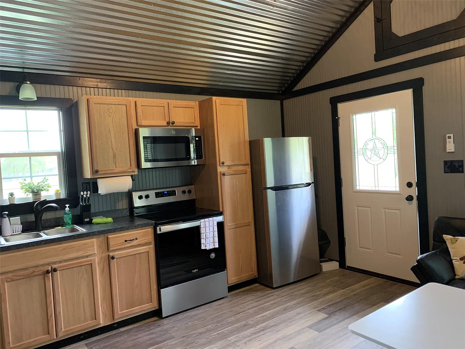 1 bed, 1.0 bath, $1,850 — Photo 2