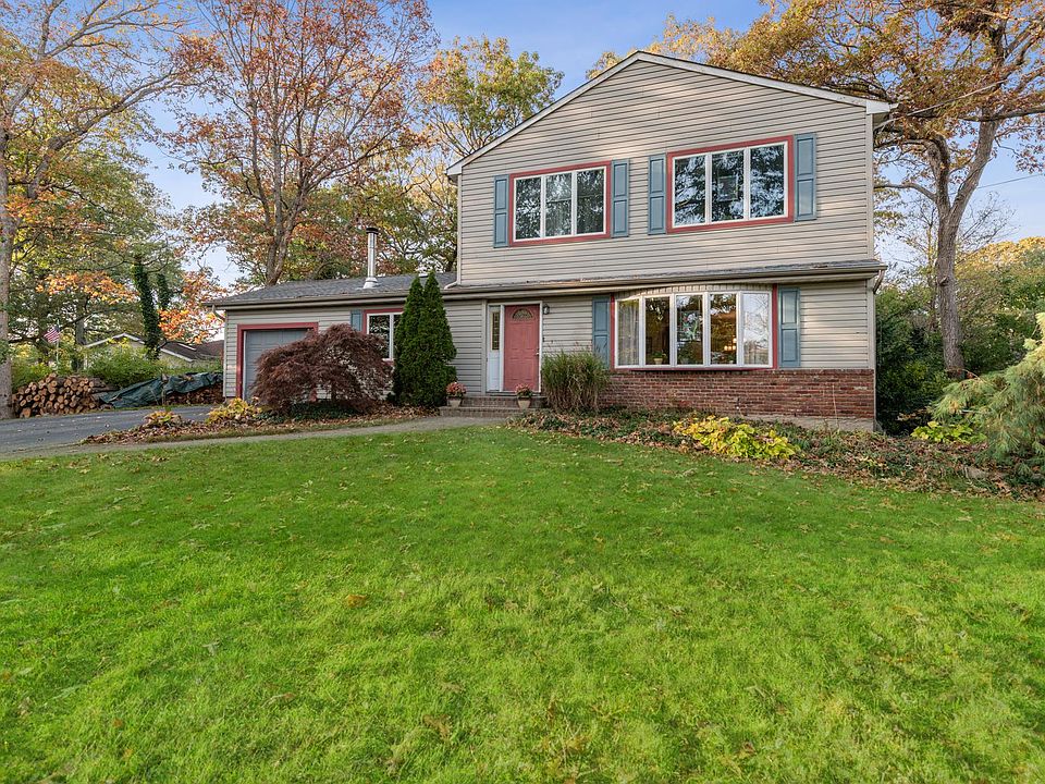 1st image of 14 Mansfield Ln