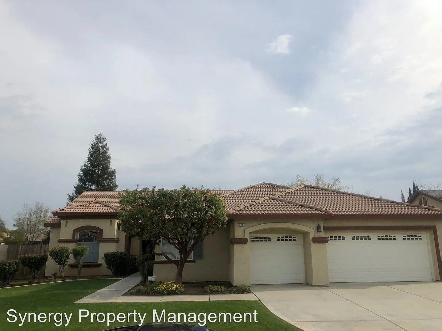 9303 Lake Victoria Dr photo 1