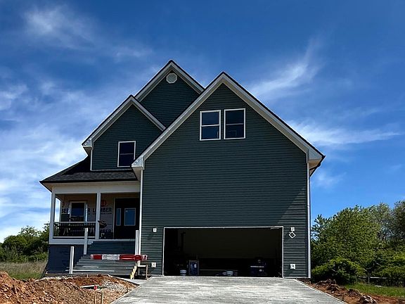 2nd image of 435 Willow Bend Ln