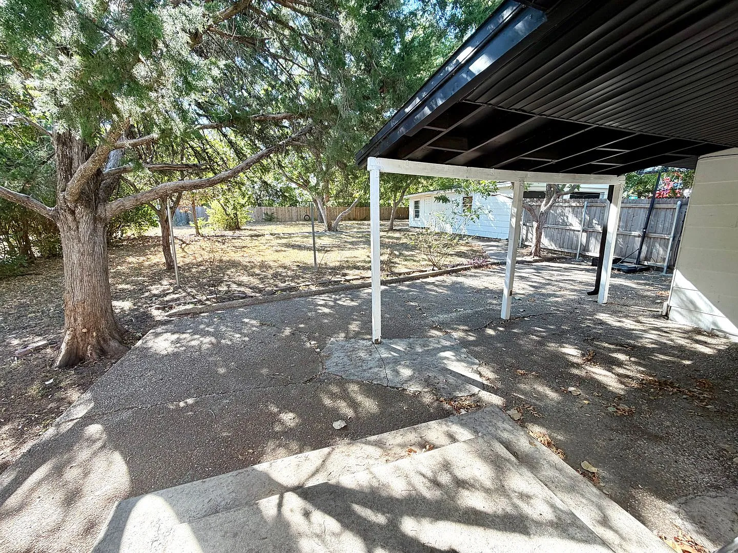 4 Bedroom Home — Photo 2