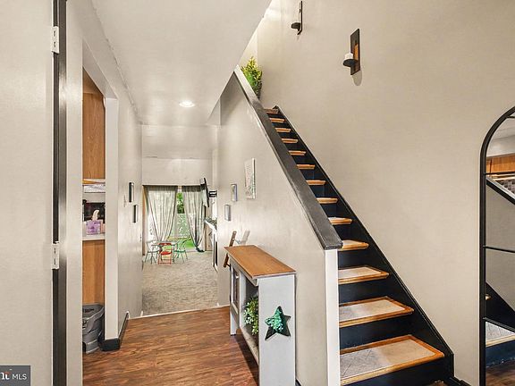 4th image of 25 Beechtree Ln