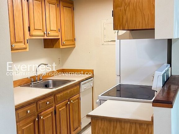 4th image of 2205 Arapahoe Ave APT 8