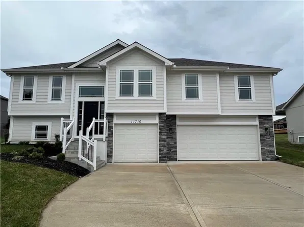 11710 N Manning Ave, Kansas City, MO 64157