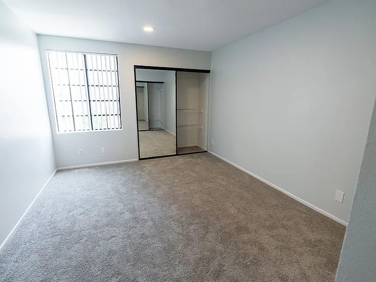 5235 Kester Ave — Photo 81