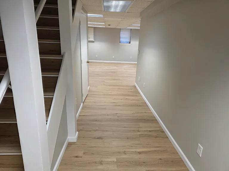 318 Old Spring Ct — Photo 5
