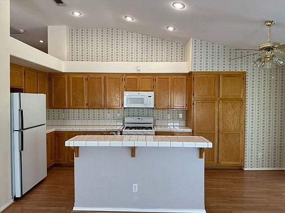 2nd image of 2444 Windwood Dr