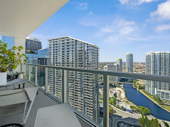 55 SE 6th St APT 4300, Miami, FL 33131
