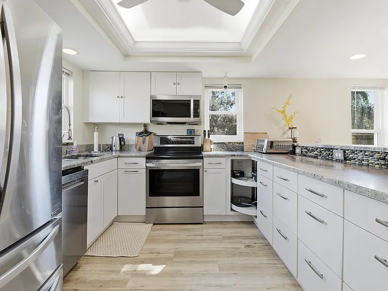 255 Capri Cir N #8 — Photo 12