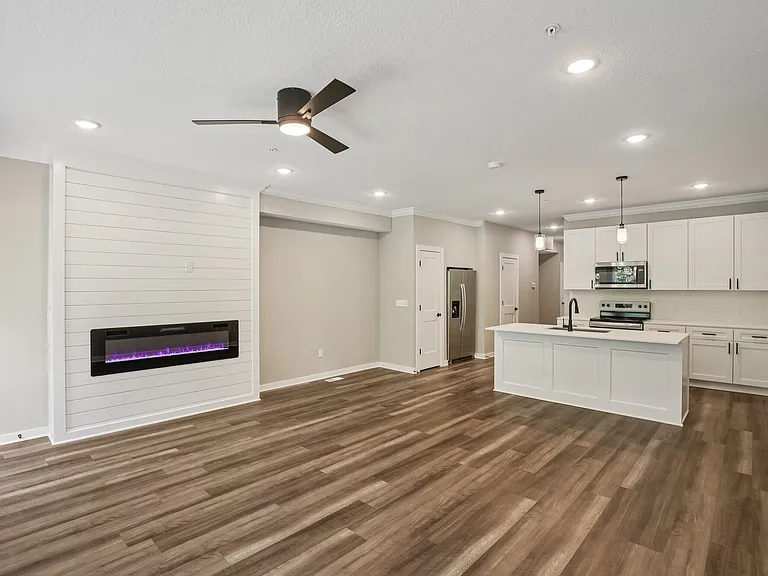 Greenwood Townhomes — Photo 8