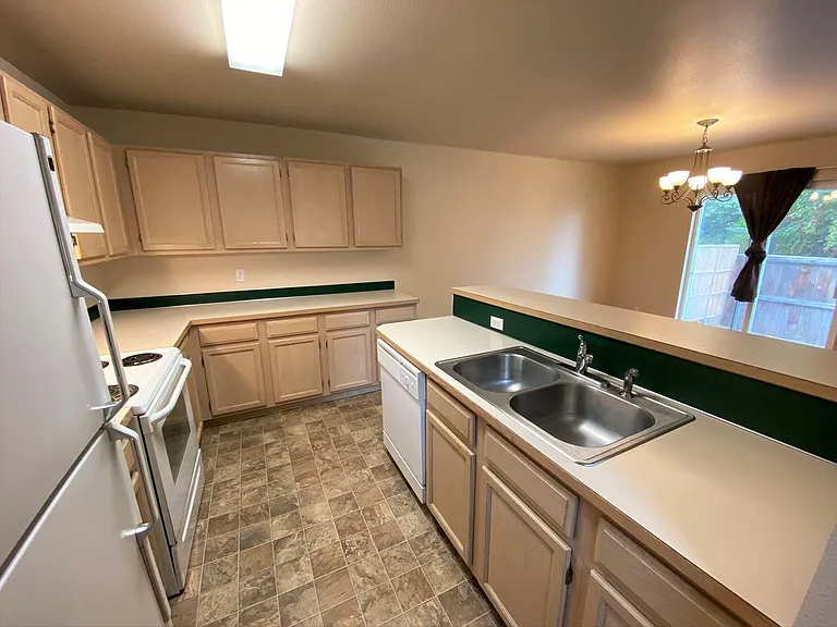 406 E Helena Ave. — Photo 9