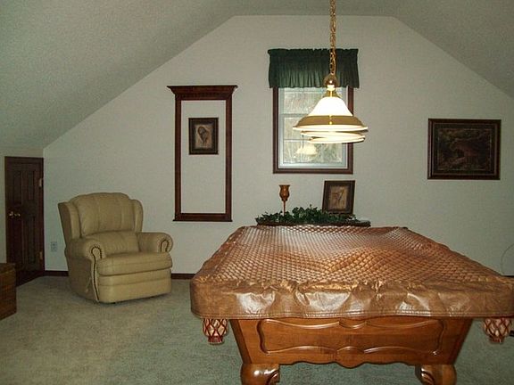4th image of 135 Foxview Ln
