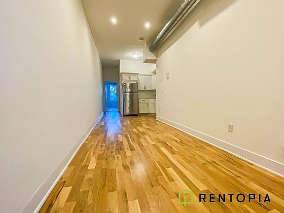 5th image of 74 Mac Dougal St APT 3L