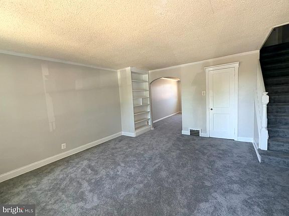 2nd image of 921 Lincoln St