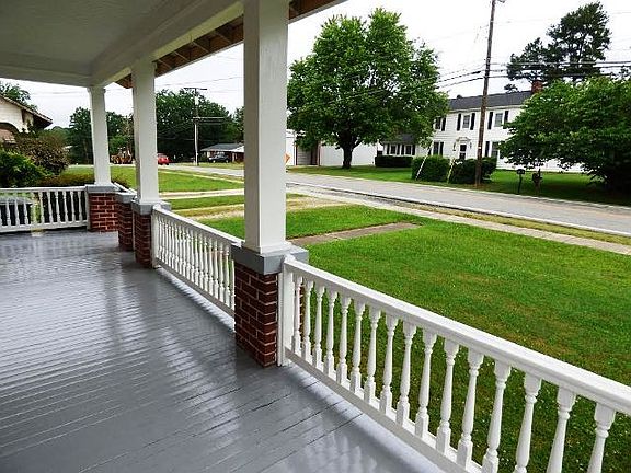 2nd image of 490 Lee Grant Ave