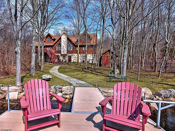 2nd image of 273 Lakeview Dr
