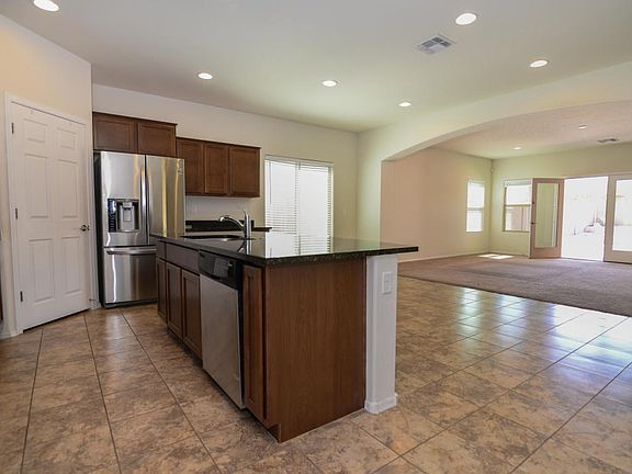 Lake and English Daisy 062