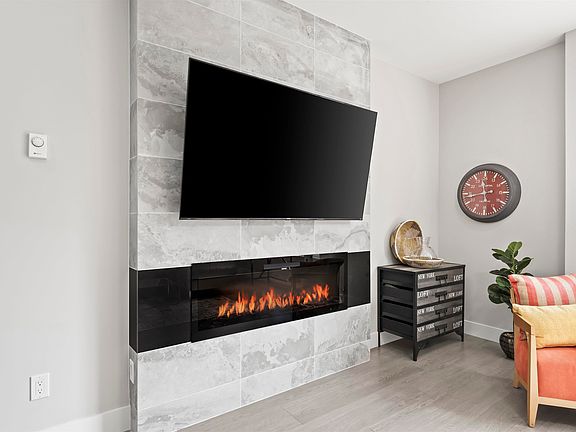 4th image of 17155 79a Ave #1