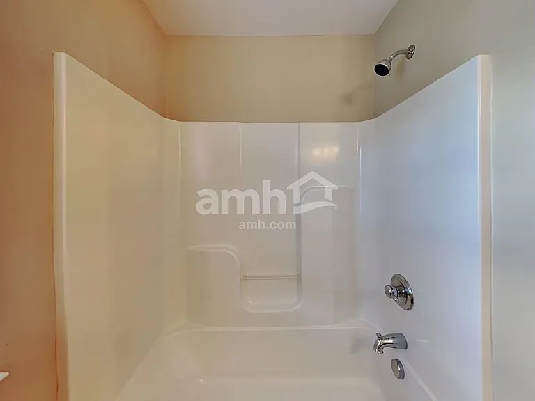 484 Albion Cir — Photo 17
