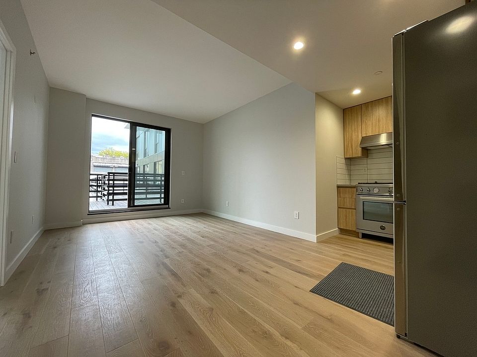 1st image of 14-33 31st Ave #1D