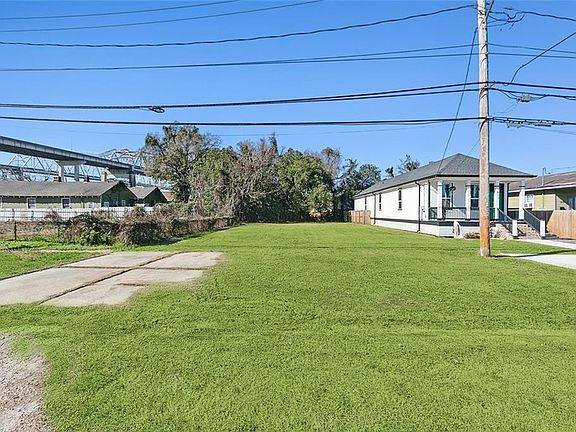 2nd image of 1423 Hermosa St